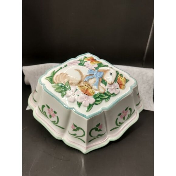 The Franklin Mint Le Cordon Bleu 1986 Lamb & Butterfly Ceramic Wall Plaque - Picture 3 of 5